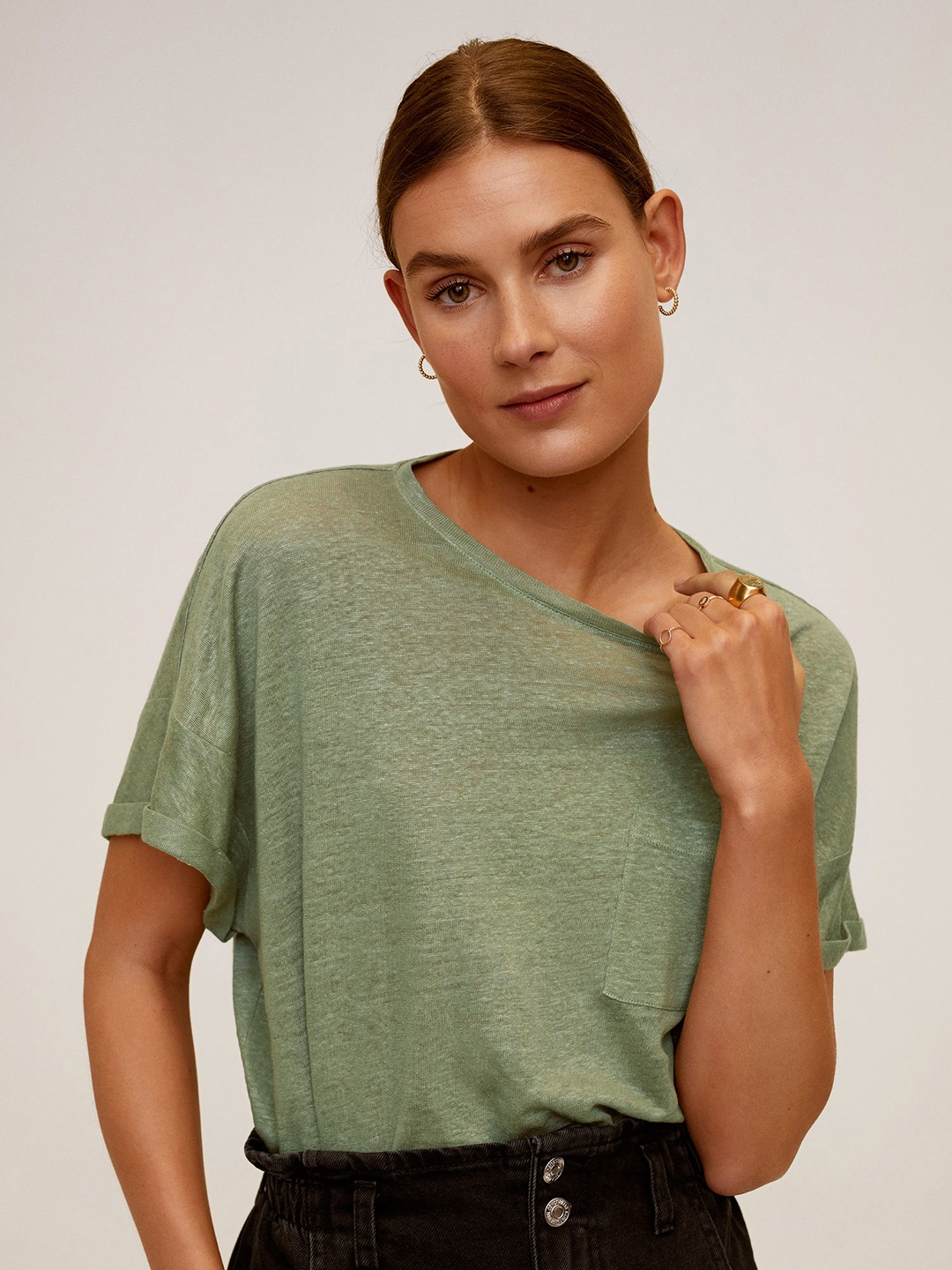 

MANGO Women Olive Green Solid Round Neck Linen T-shirt