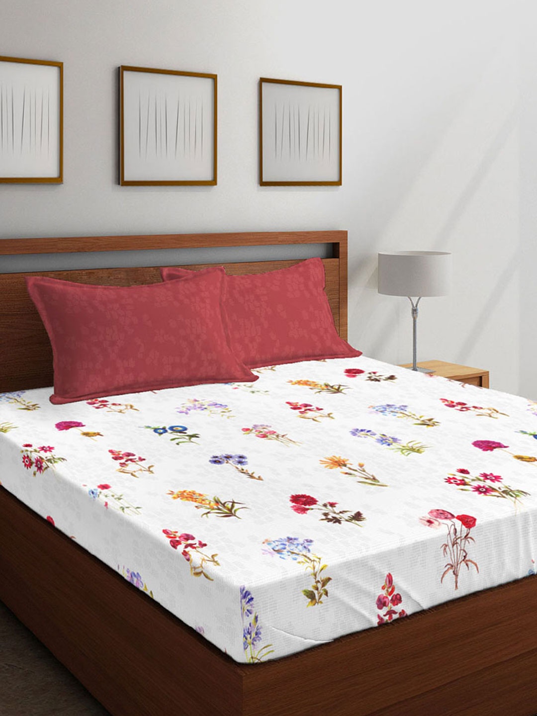 

Boutique Living India White & Red 210 TC Cotton 1 King Bedsheet with 2 Pillow Covers