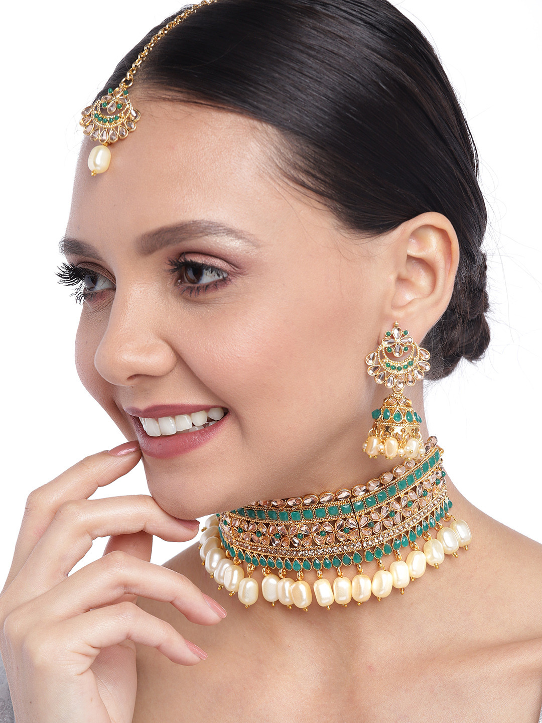 

Zaveri Pearls Green & Cream Coloured Gold-Plated Stone-Studded & Beaded Jewellery Set