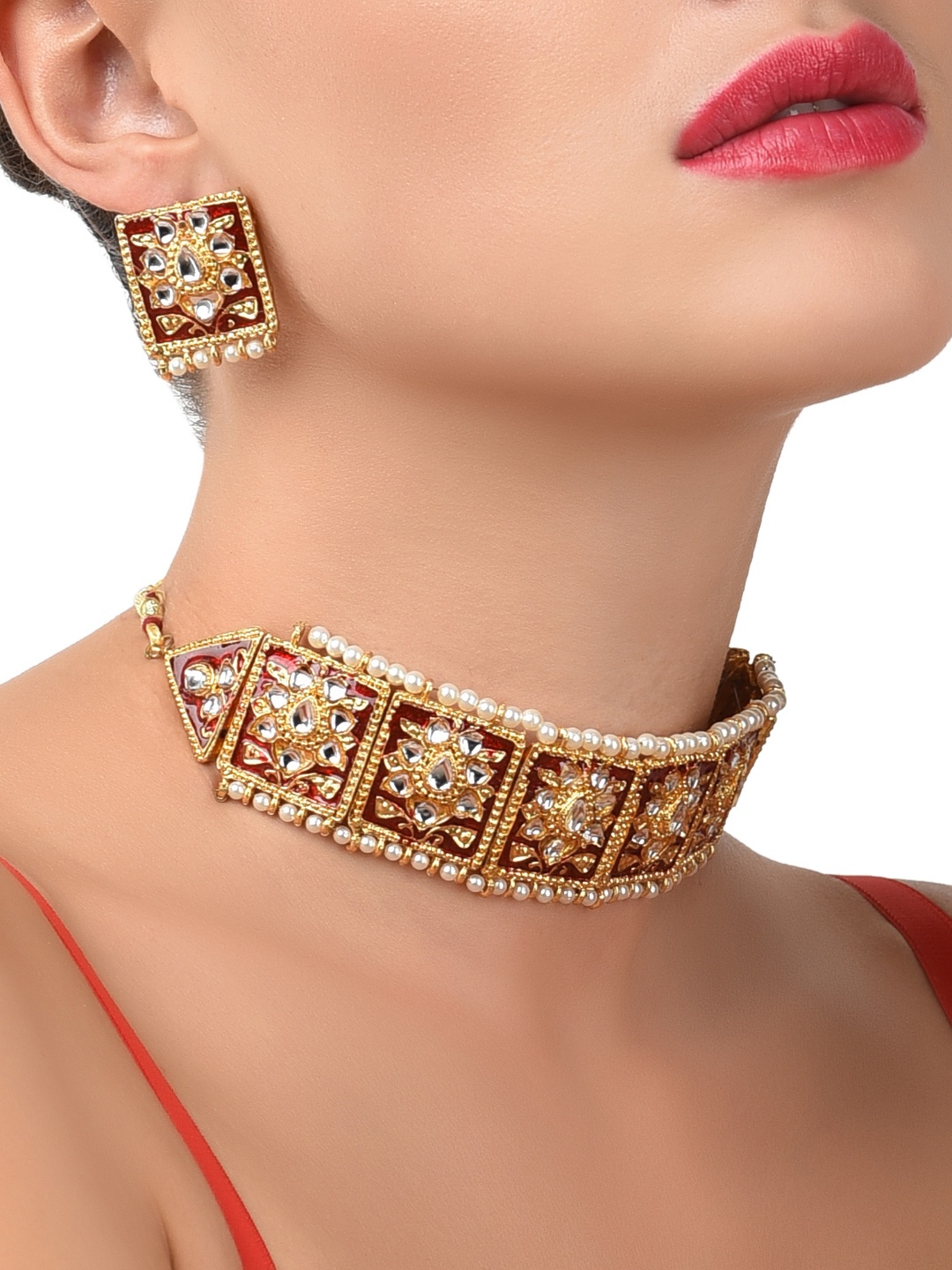 

Zaveri Pearls Maroon Gold-Plated Kundan-Studded Enamelled Beaded Jewellery Set