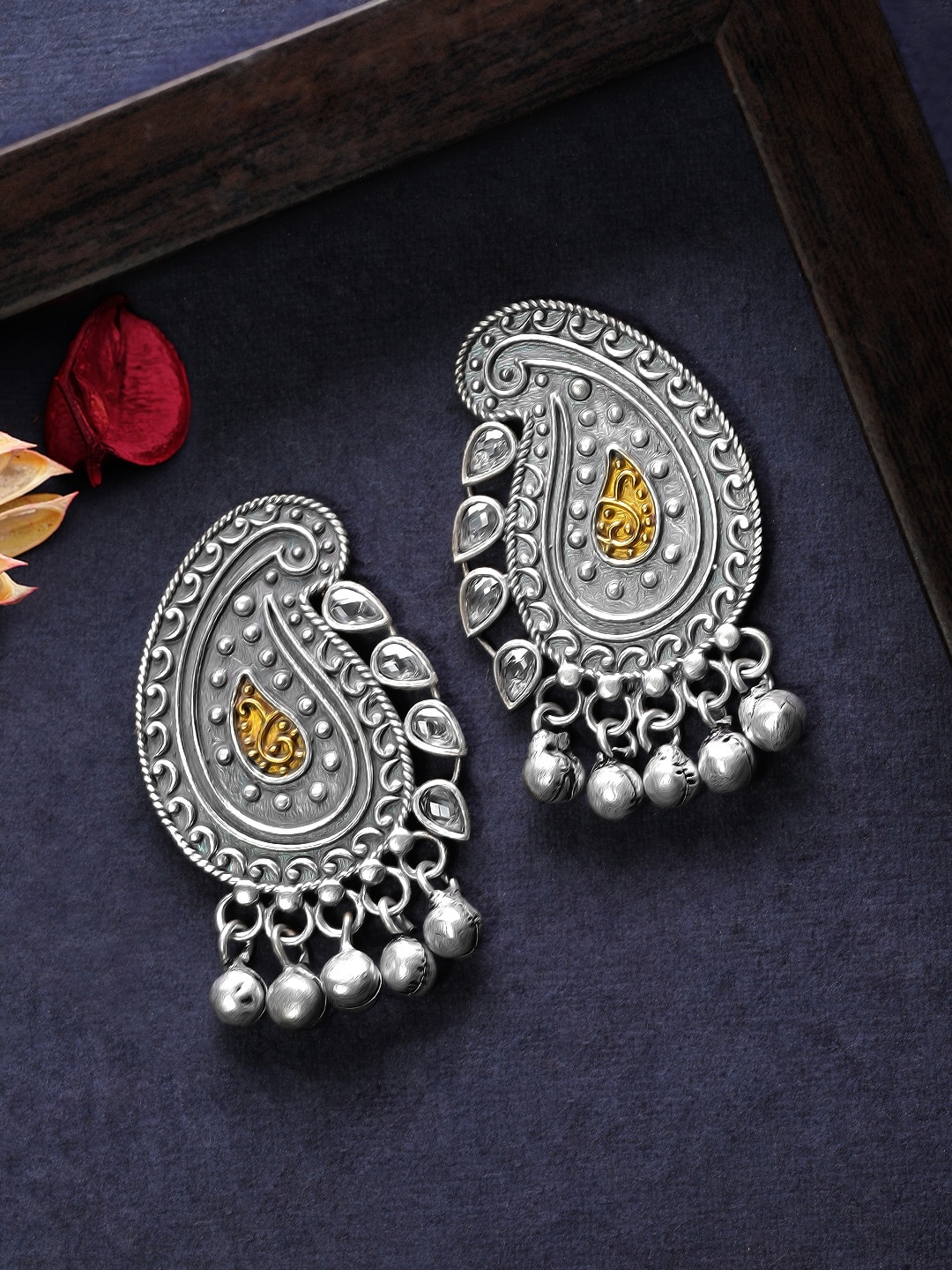 

Rubans Silver-Plated Oxidised Paisley Shaped Drop Earrings