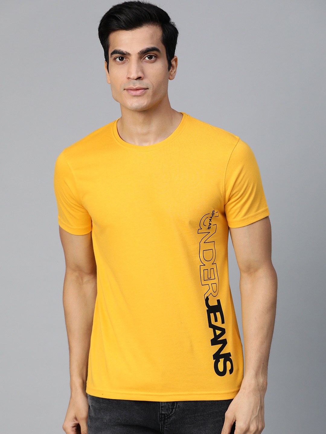 

UnderJeans by Spykar Men Yellow & Black Printed Detail Round Neck T-shirt