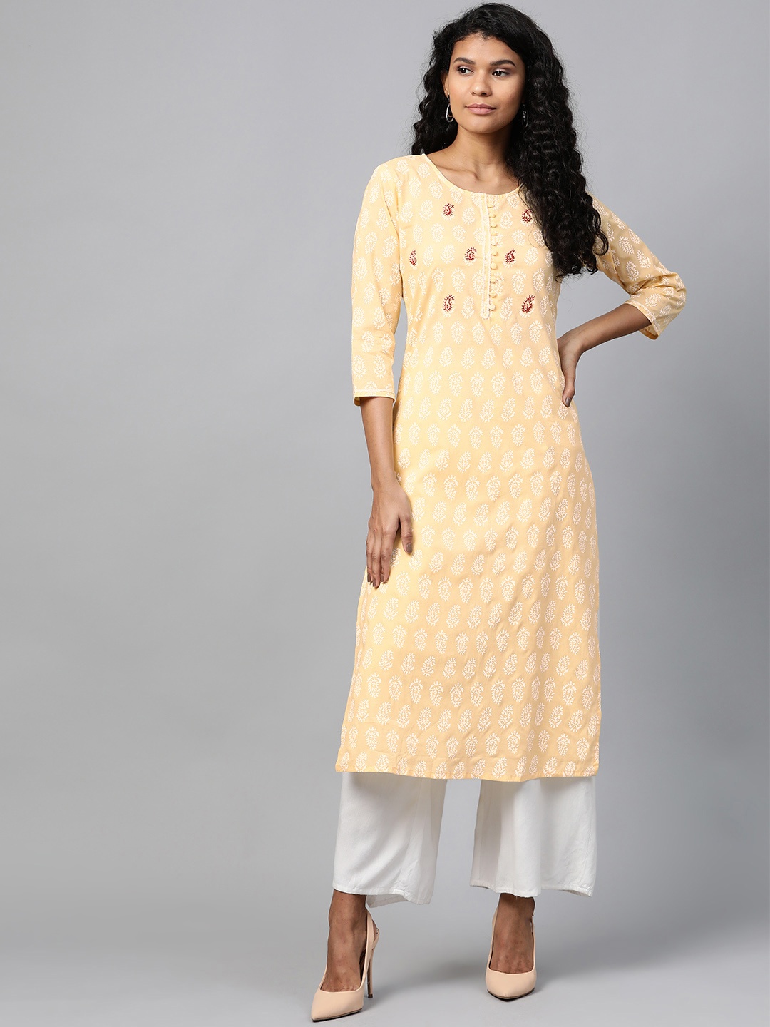 

Yufta Women Yellow & White Paisley Print Straight Kurta