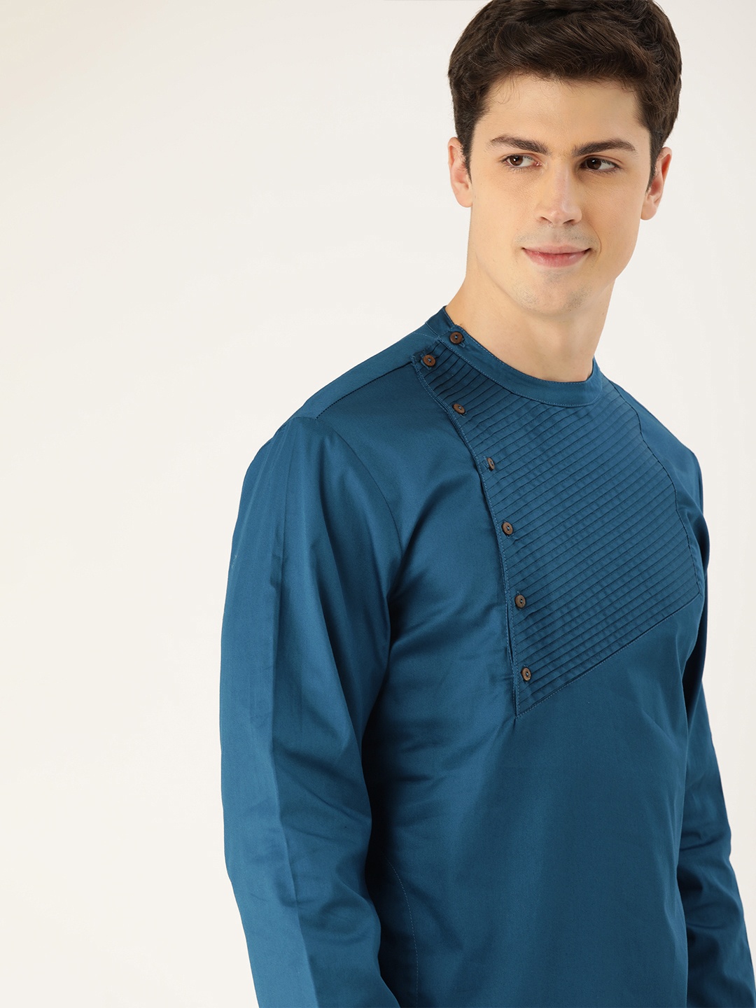 

House of Pataudi Men Blue Solid Straight Kurta With Pleats