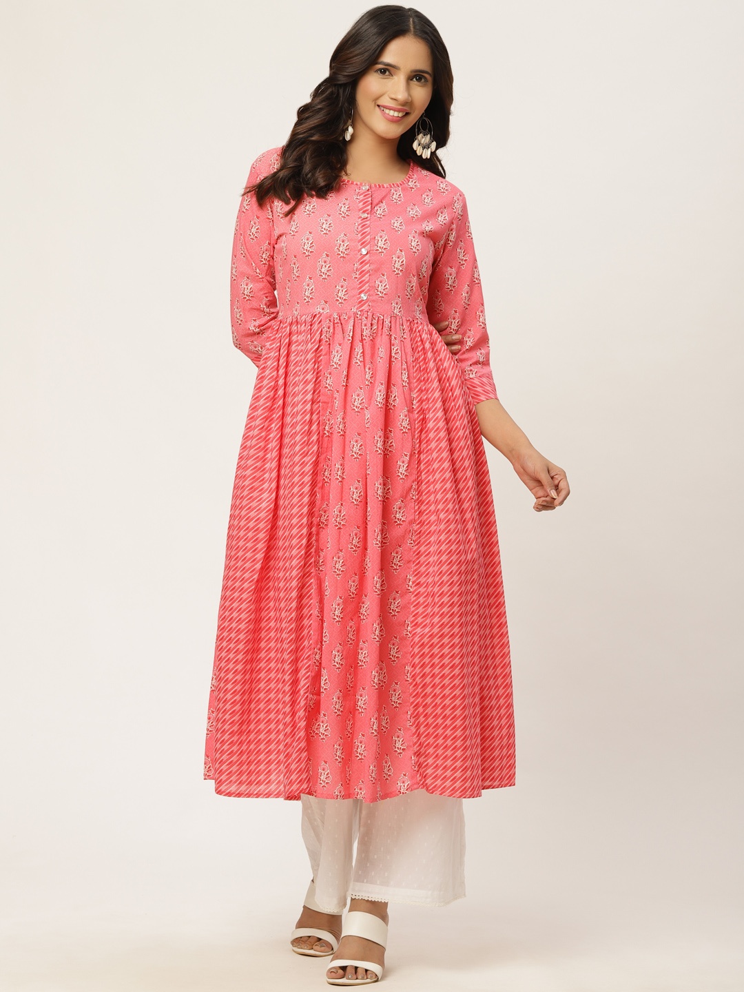 

FABRIC FITOOR Women Coral Pink & Off-White Cotton Printed Anarkali Kurta