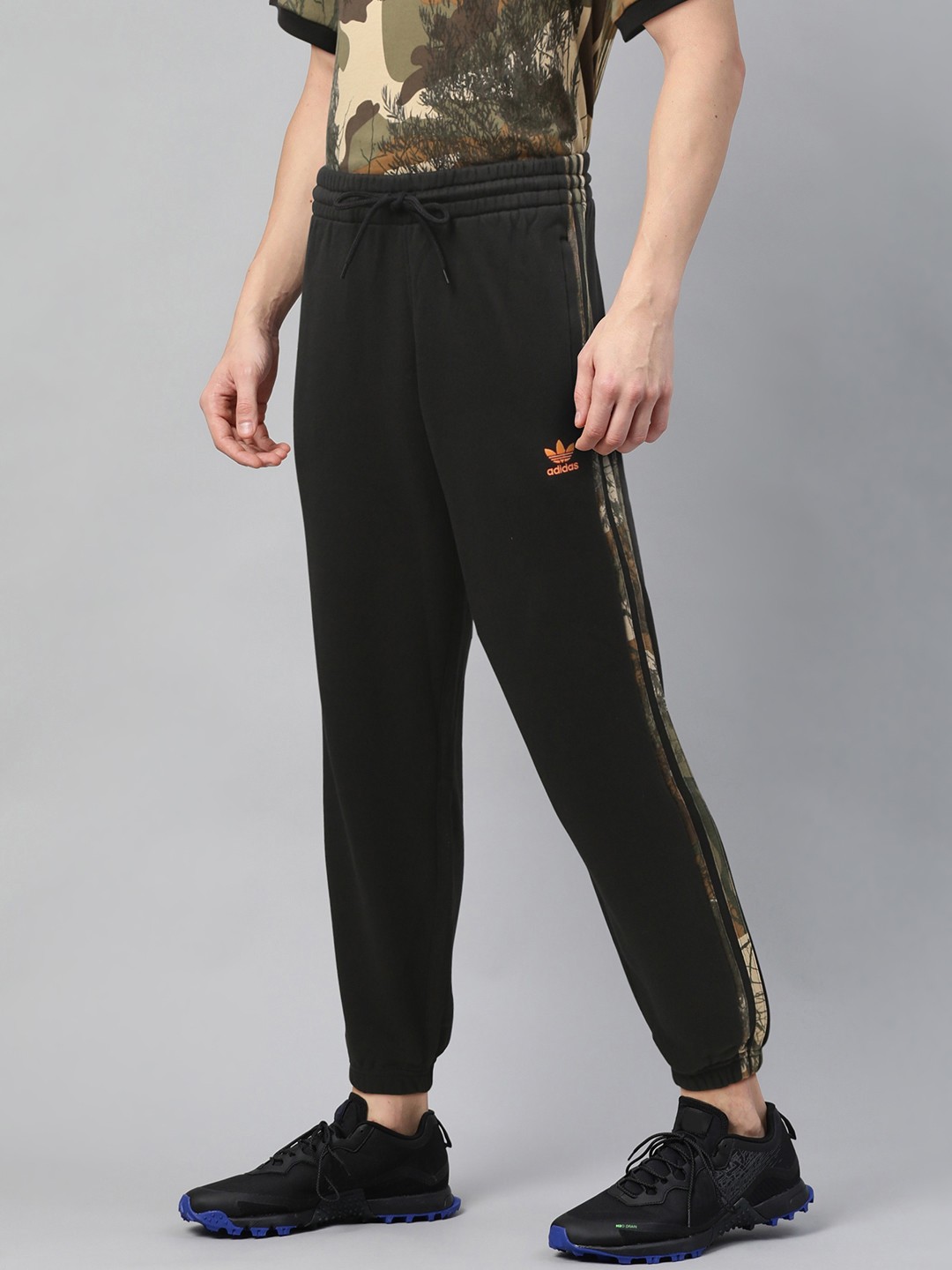 

ADIDAS Originals Men Solid Slim Tapered Camo Joggers, Black