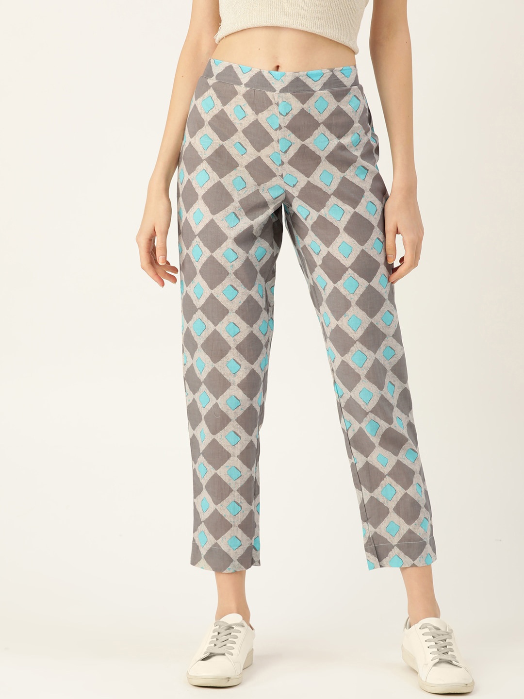 

Sangria Women Grey & Blue Regular Fit Printed Cropped Trousers