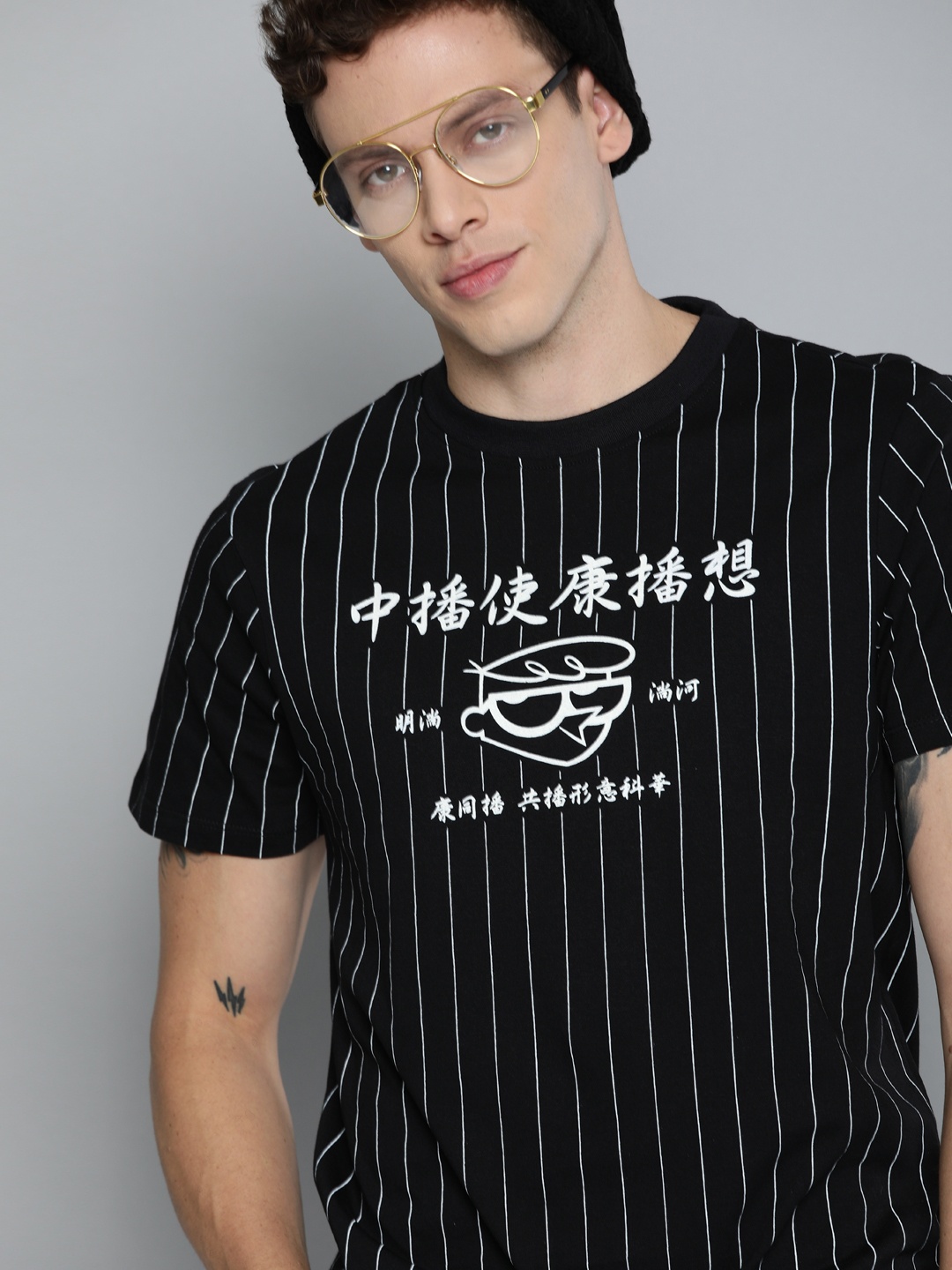 

Dexter by Kook N Keech Men Black & White Striped Round Neck T-shirt