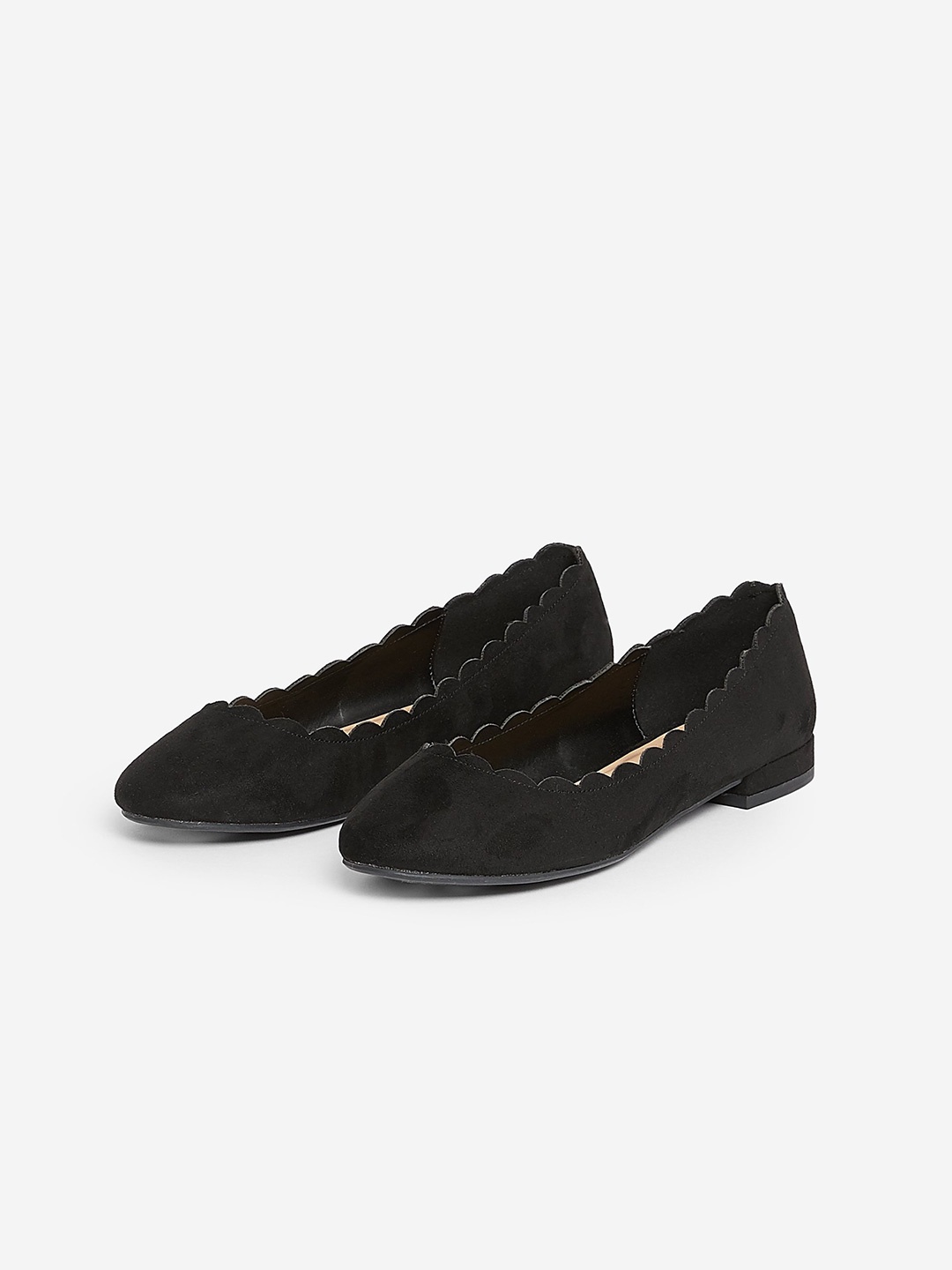 

DOROTHY PERKINS Women Black Solid Ballerinas