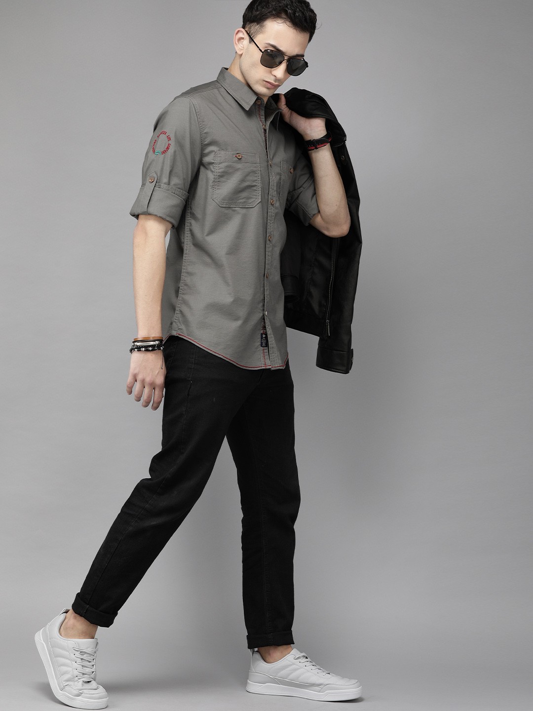 

Roadster Men Grey Regular Fit Solid Casual Shirt