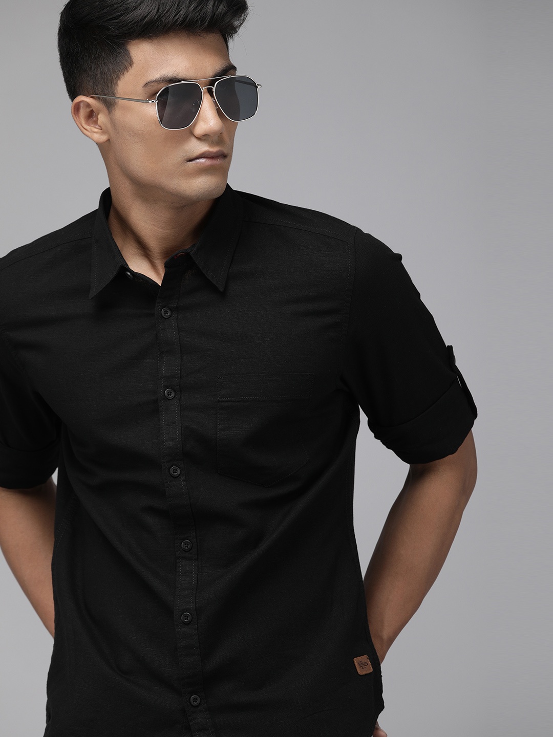 

Roadster Men Black Solid Regular Fit Casual Shirt