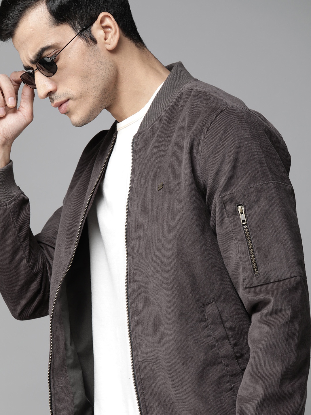 

Roadster Men Charcoal Grey Solid Corduroy Jacket
