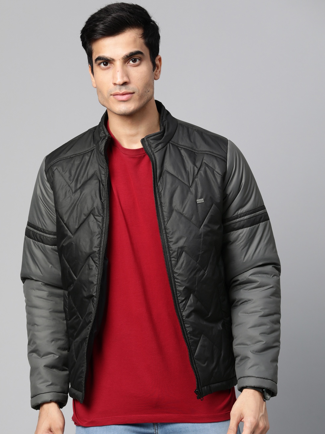 

Roadster Men Black Solid Quilted Jacket