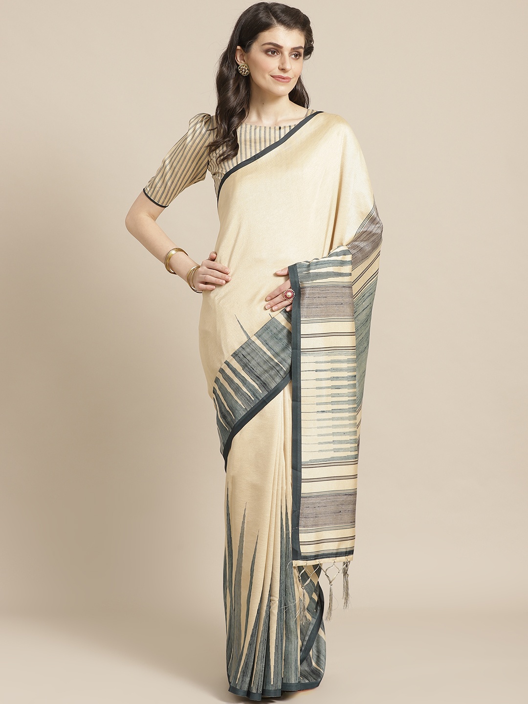

Saree mall Beige & Green Solid Bhagalpuri Saree