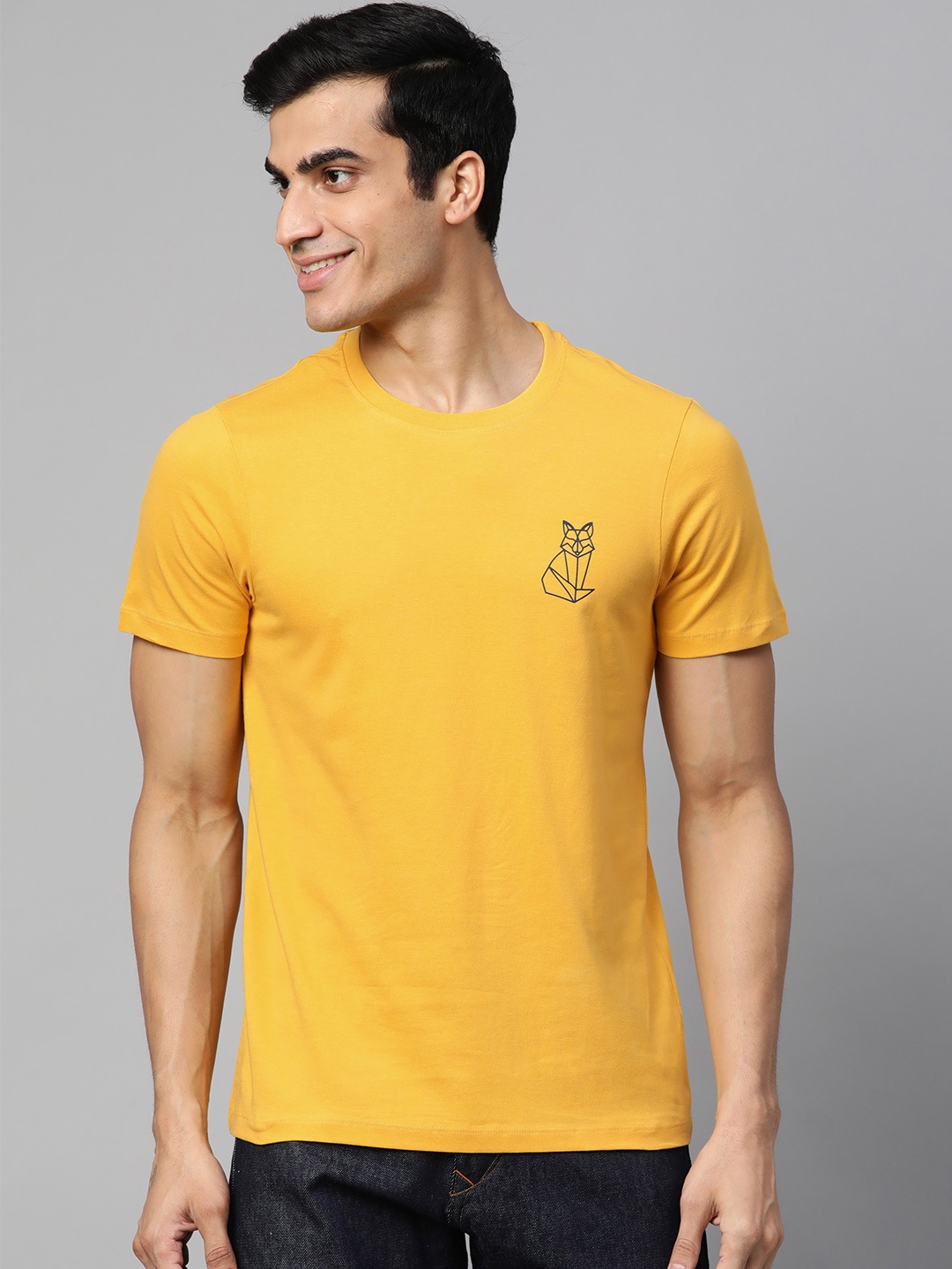 

Mast & Harbour Men Mustard Yellow Solid Round Neck T-shirt