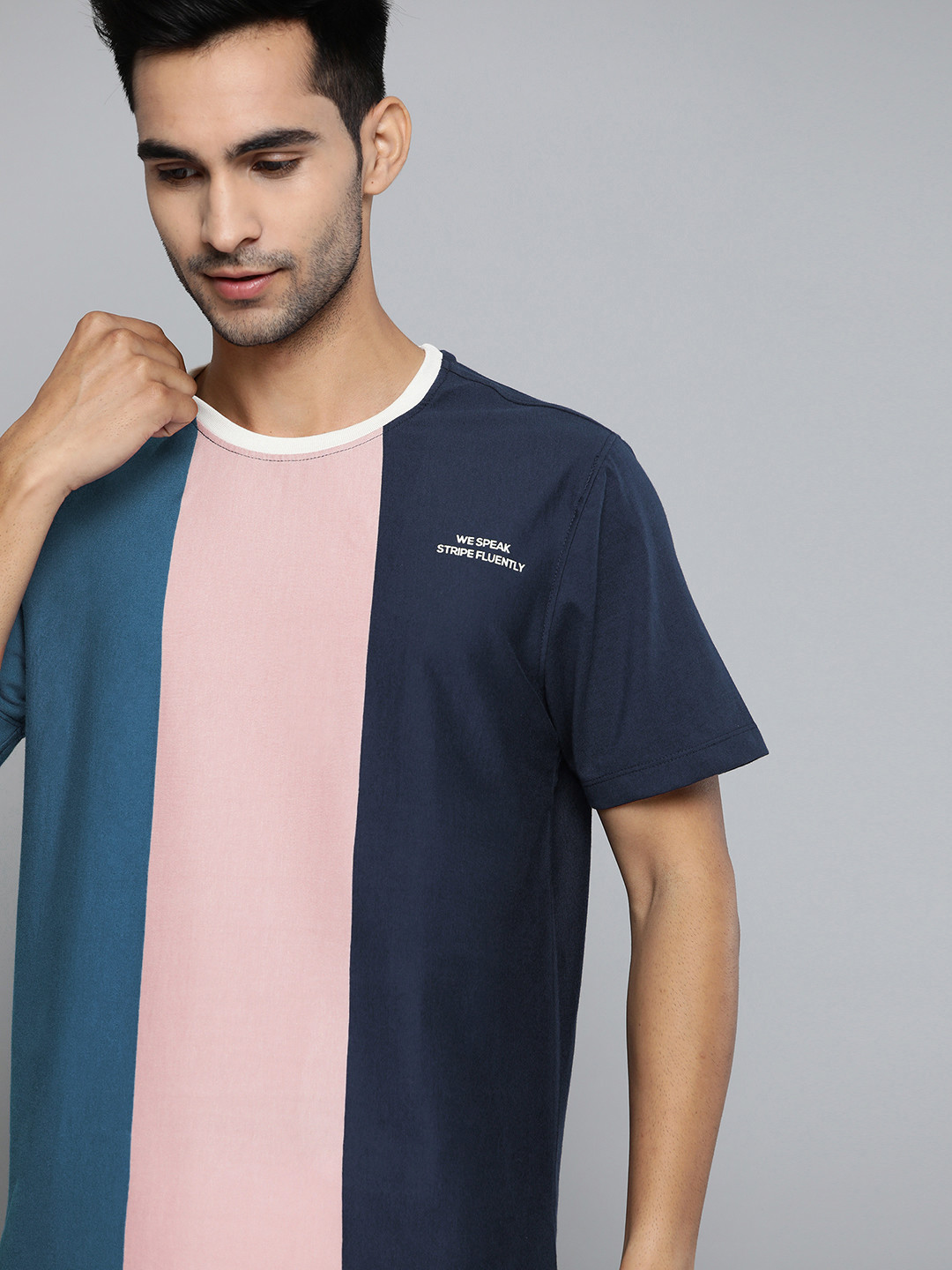 

Mast & Harbour Men Blue Colourblocked Round Neck T-shirt