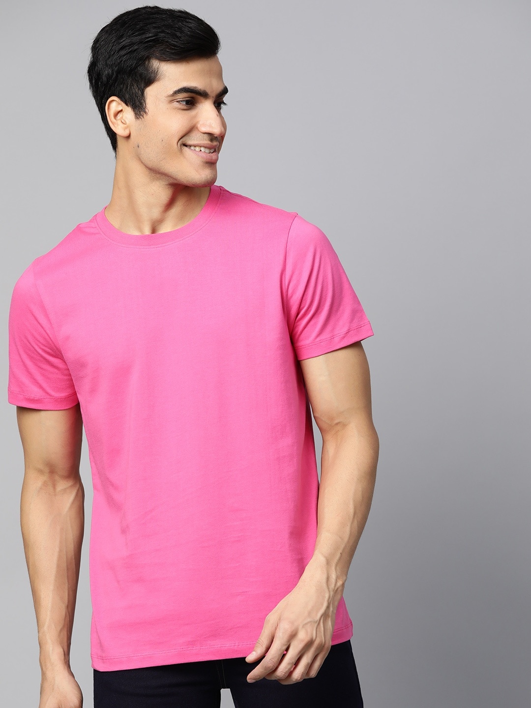 

Mast & Harbour Men Pink Solid Round Neck T-shirt