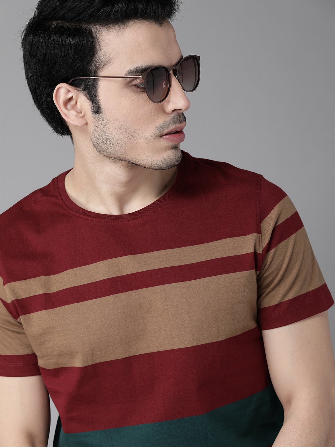

Roadster Men Maroon & Beige Striped Round Neck T-shirt