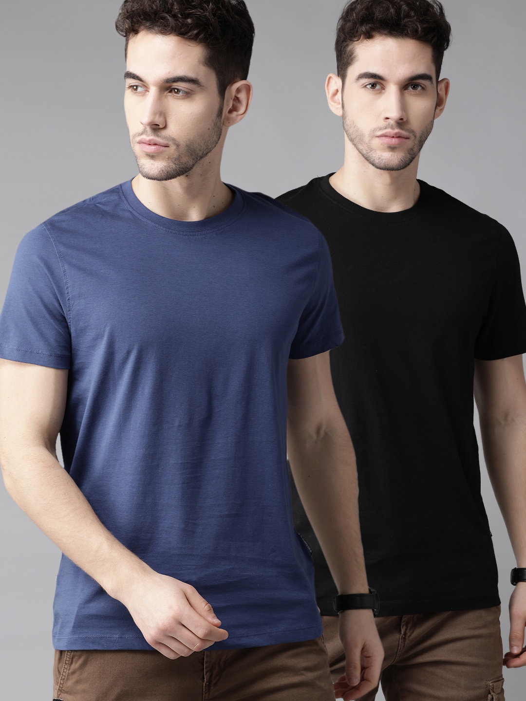 

Roadster Men Pack of 2 Solid Round Neck T-shirt, Navy blue