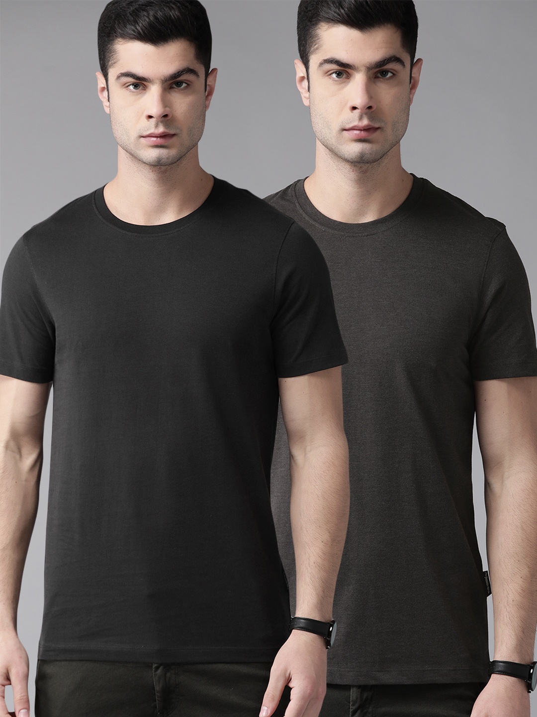 

Roadster Men Pack Of 2 Charcoal Grey & Black Cotton Solid Round Neck T-shirt