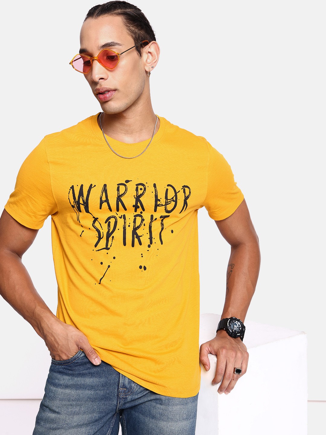 

Roadster Men Yellow Navy Blue Typography Print Round Neck Pure Cotton T-shirt