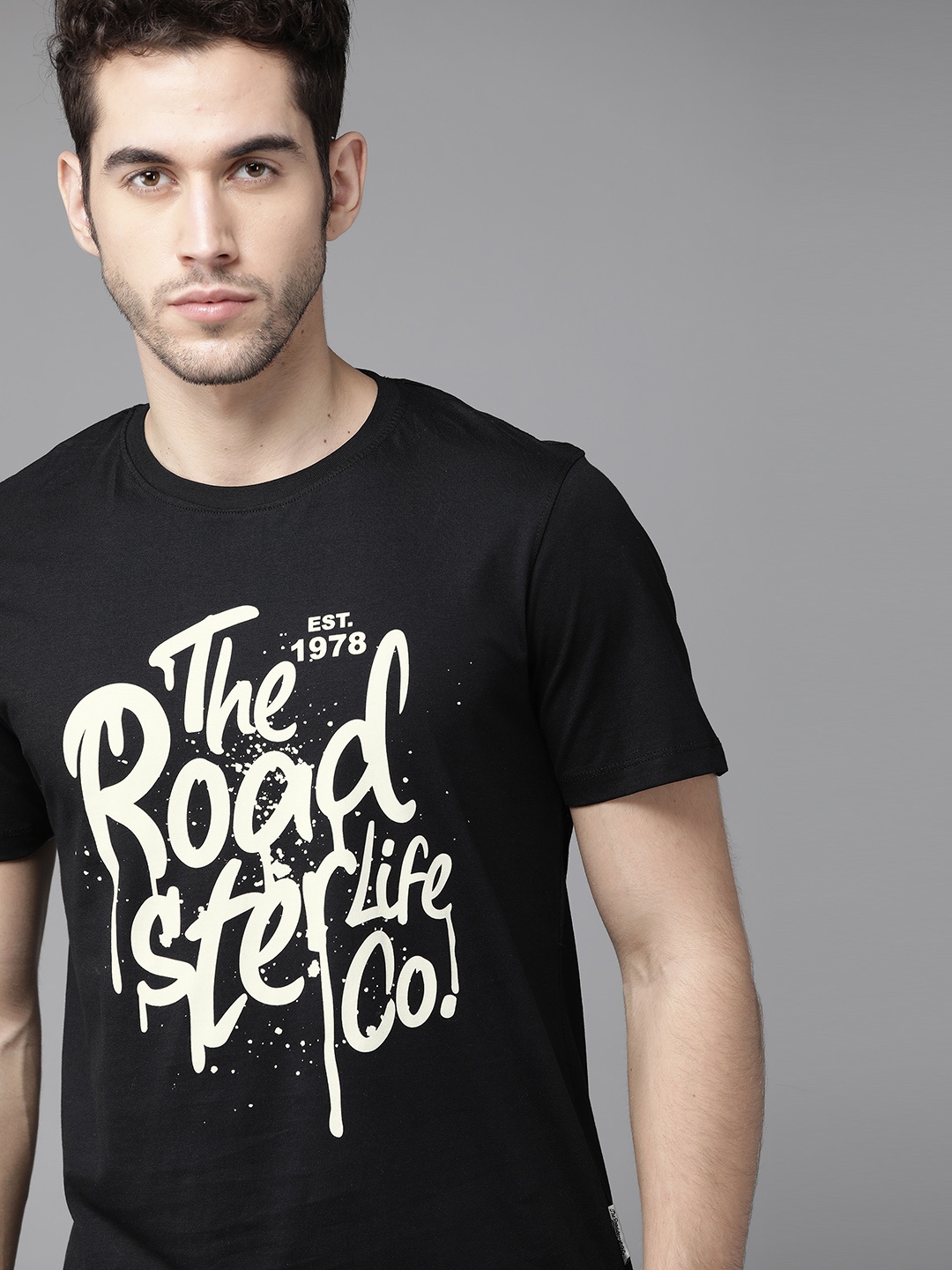 

Roadster Men Black & Cream-Coloured Brand Logo Print Round Neck T-shirt