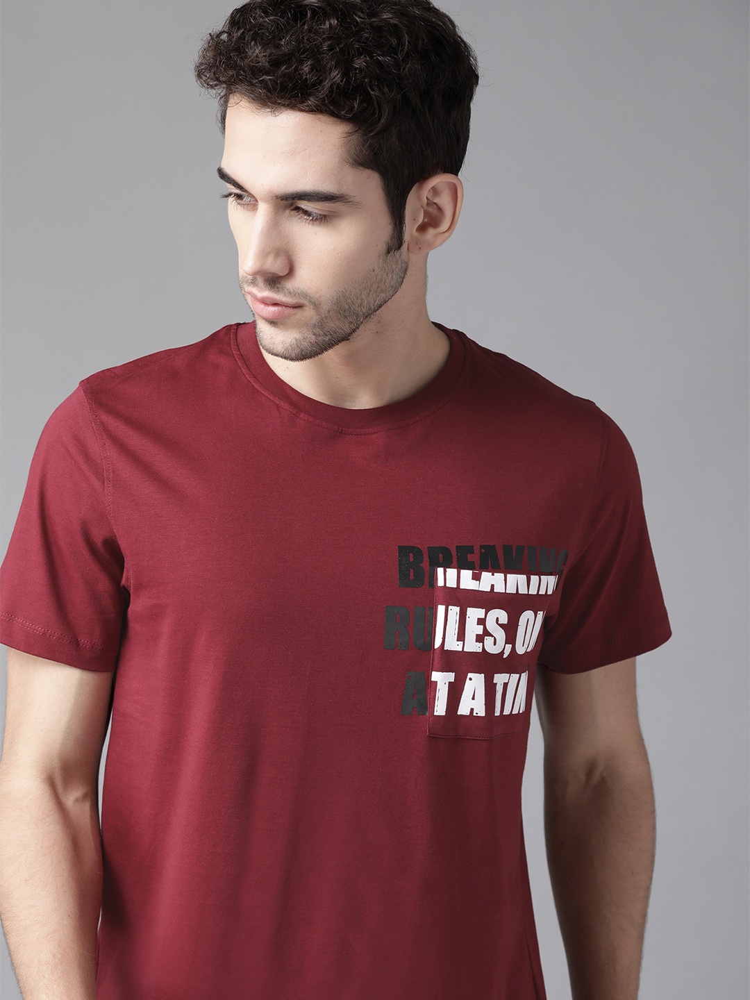 

Roadster Men Maroon Printed Detail Round Neck T-shirt