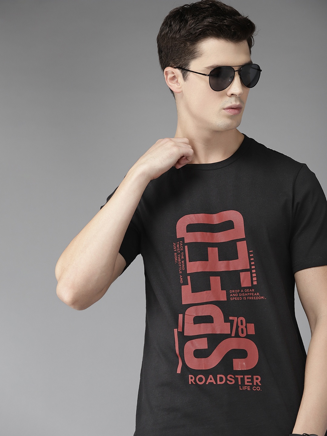 

Roadster Men Black & Maroon Typography Printed Pure Cotton T-shirt