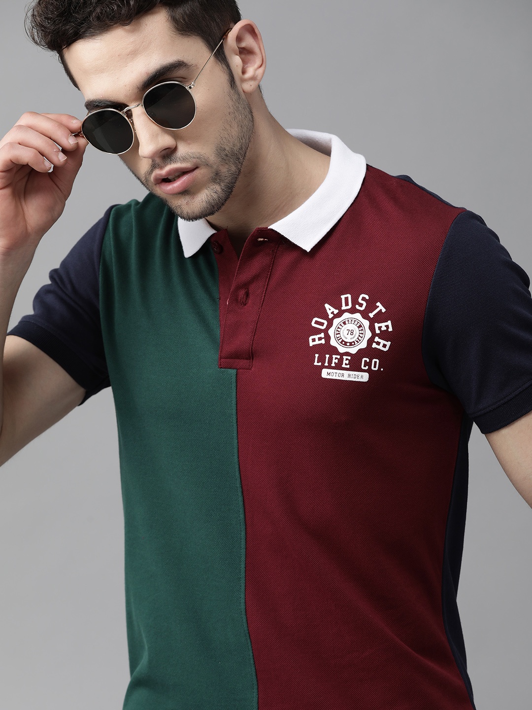 

Roadster Men Maroon & Green Pure Cotton Colourblocked Polo Collar T-shirt