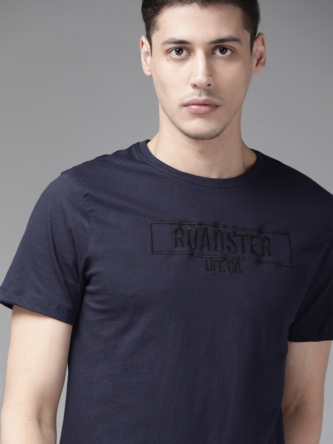 

Roadster Men Navy Blue Applique Design Round Neck Pure Cotton T-shirt