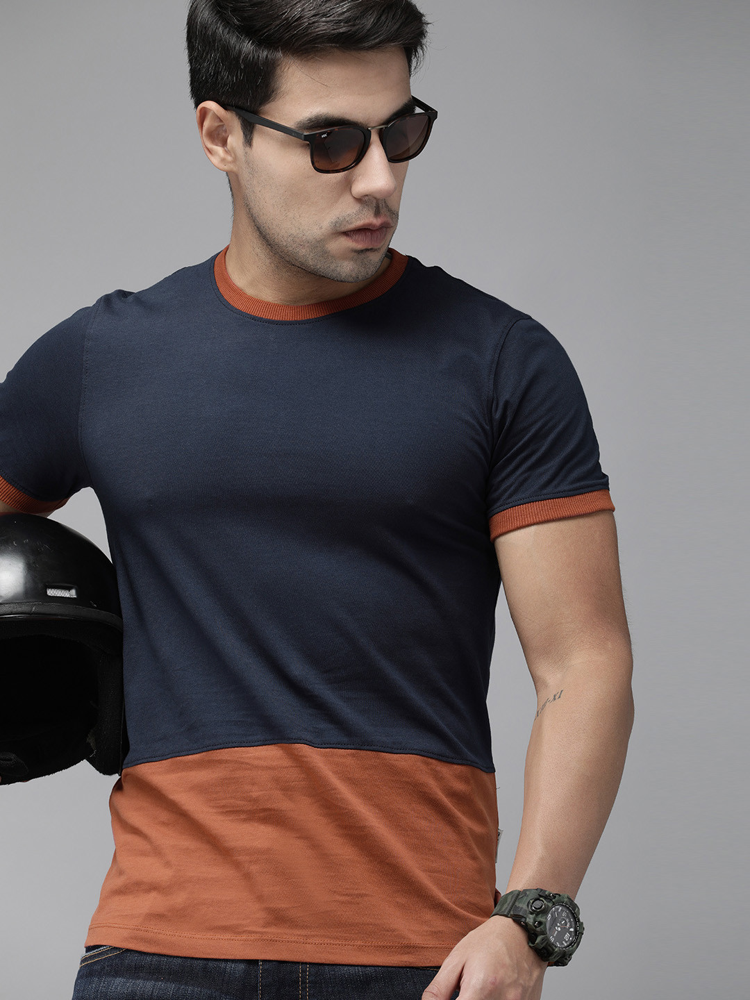 

Roadster Men Navy Blue Rust Orange Colourblocked Round Neck Pure Cotton T-shirt