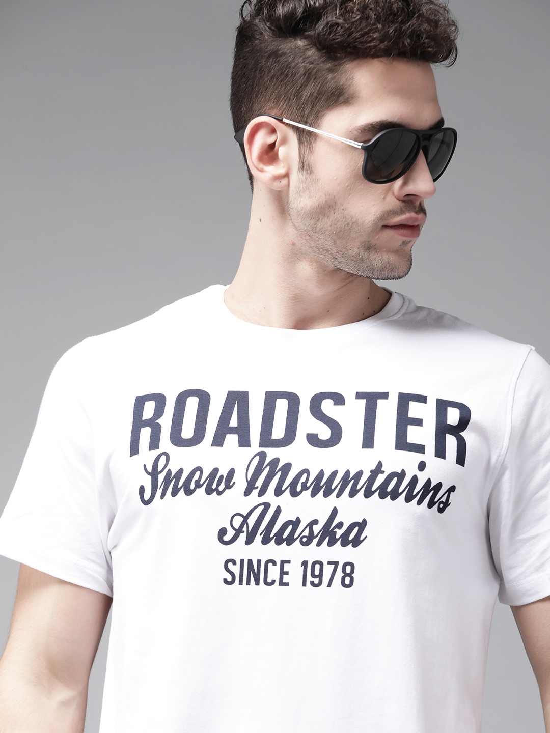 

Roadster Men White & Navy Blue Brand Logo Print Pure Cotton Round Neck T-shirt