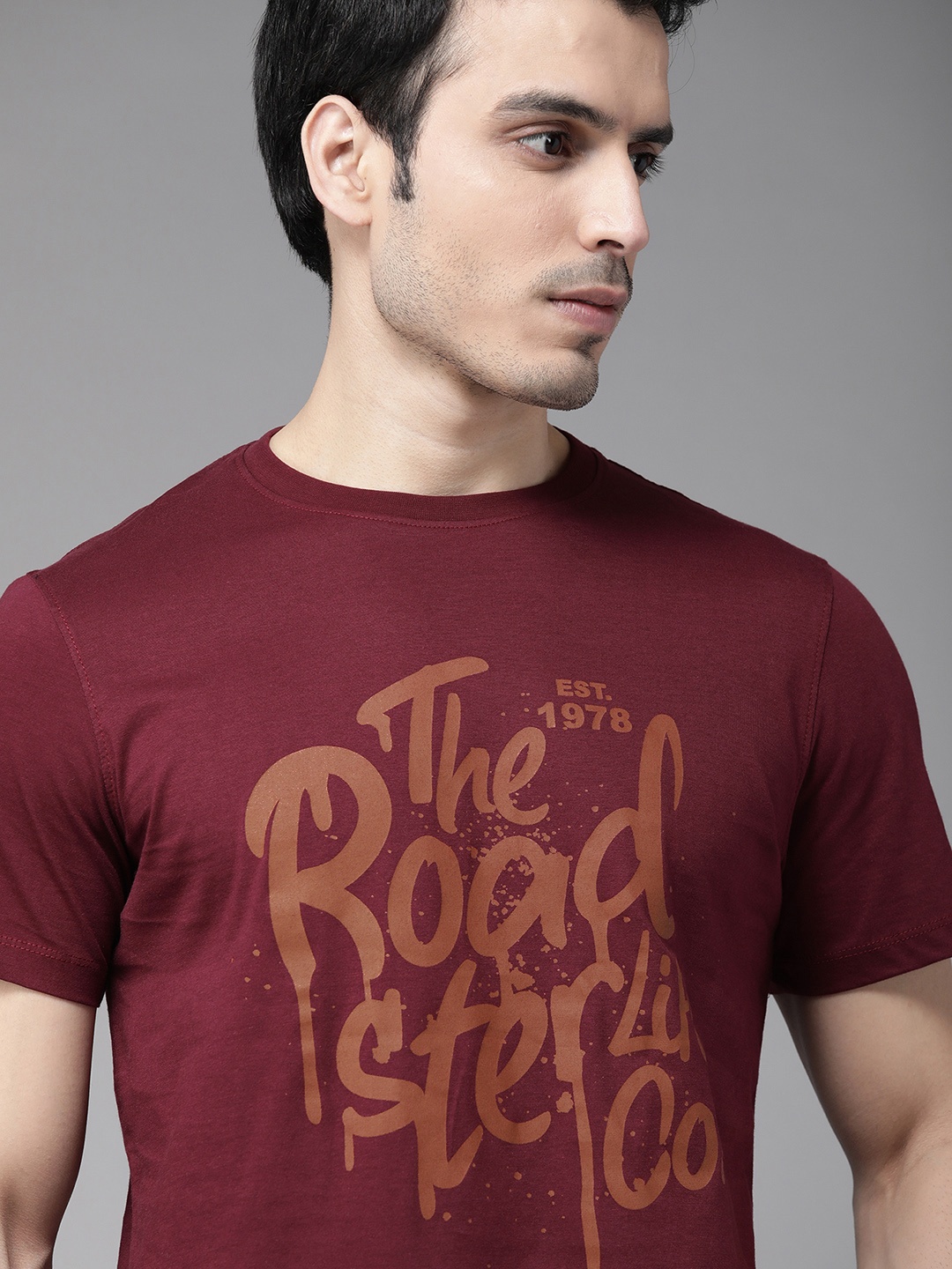 

Roadster Men Maroon Rust Orange Brand Logo Printed Round Neck Pure Cotton T-shirt