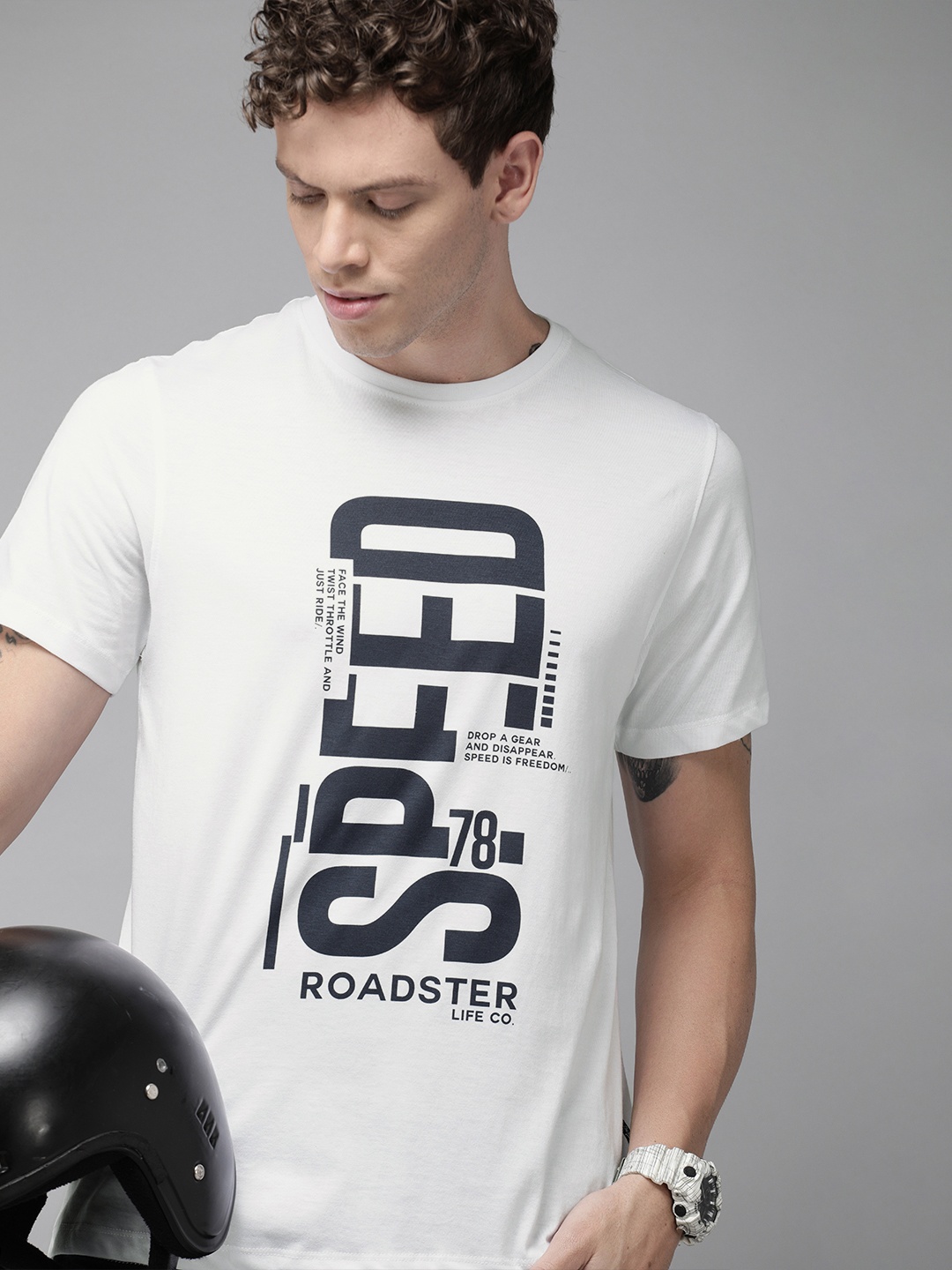 

Roadster Men White Printed Round Neck Pure Cotton T-shirt