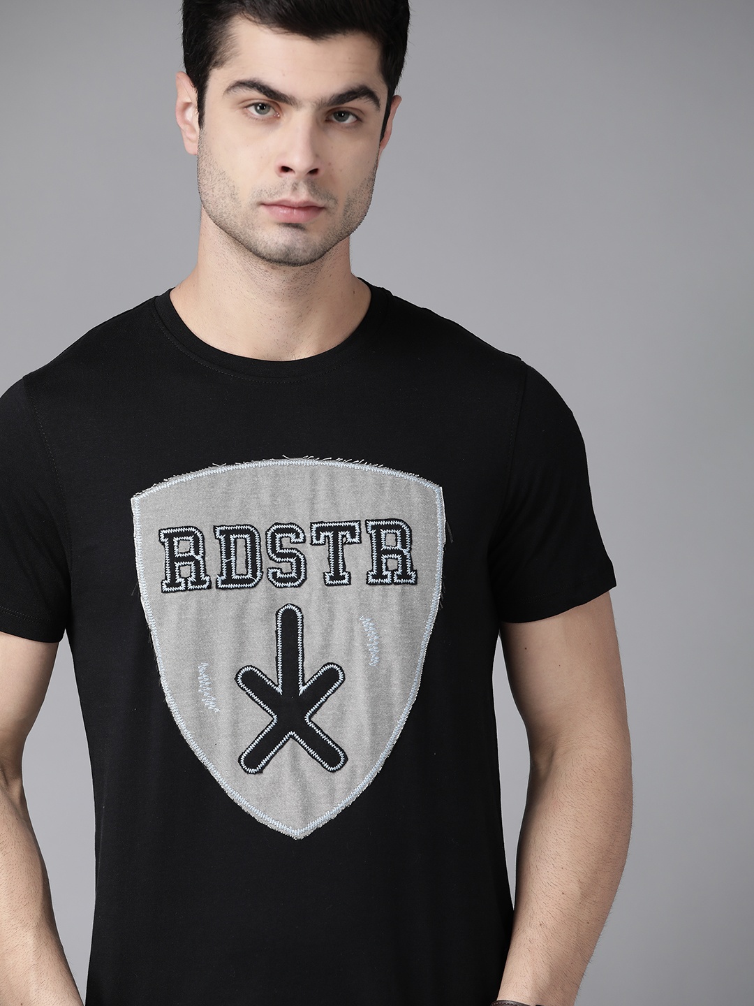 

Roadster Men Black Self Design Round Neck Pure Cotton T-shirt With Applique Detail