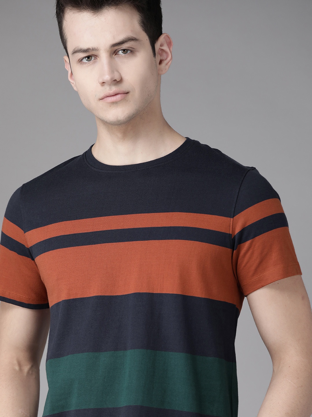 

Roadster Men Navy Blue Rust Orange Striped Round Neck Pure Cotton T-shirt