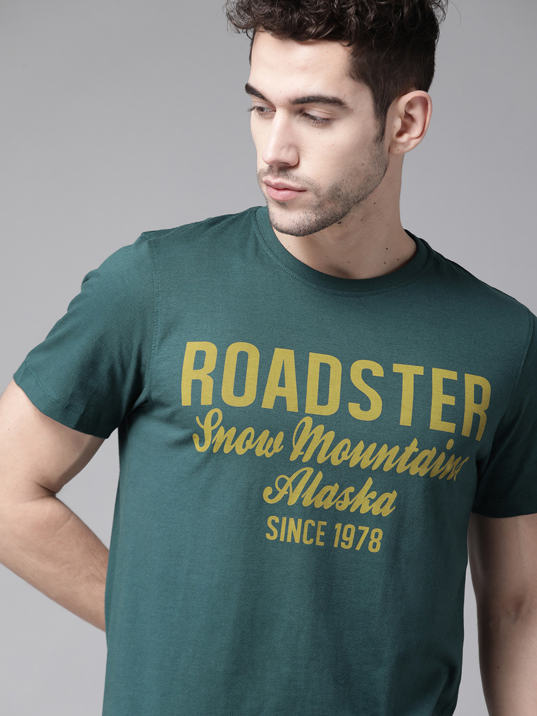 

Roadster Men Green & Mustard Yellow Brand Logo Print Pure Cotton Round Neck T-shirt