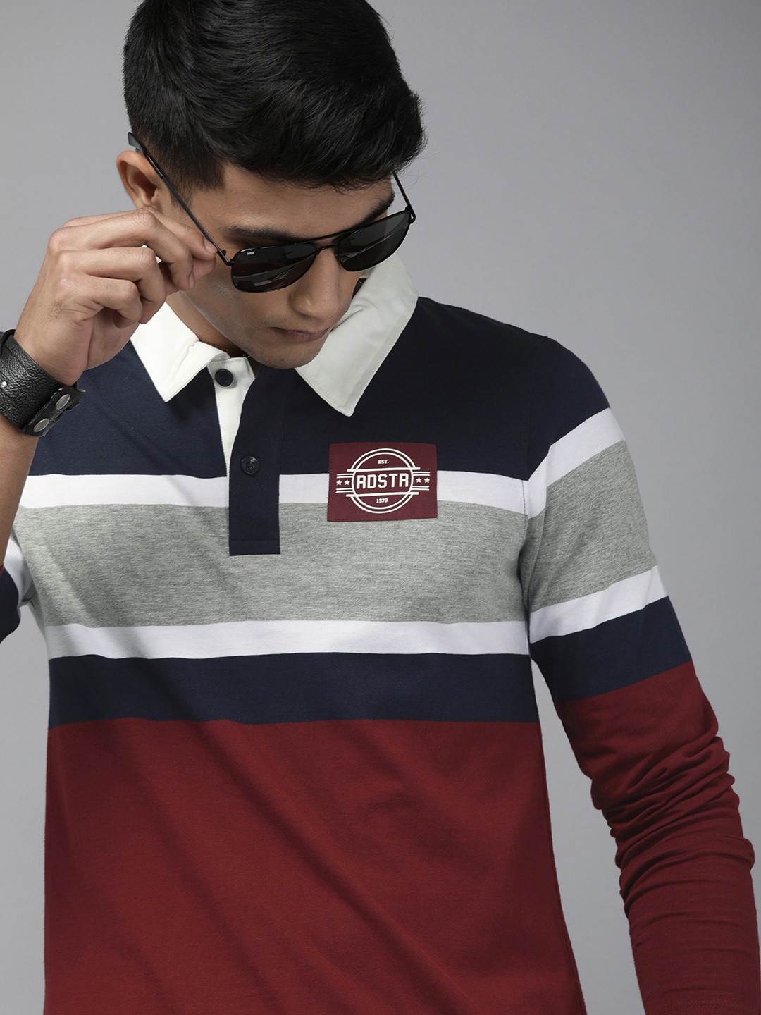 

Roadster Men Navy Blue & Grey Colourblocked Polo Collar T-shirt