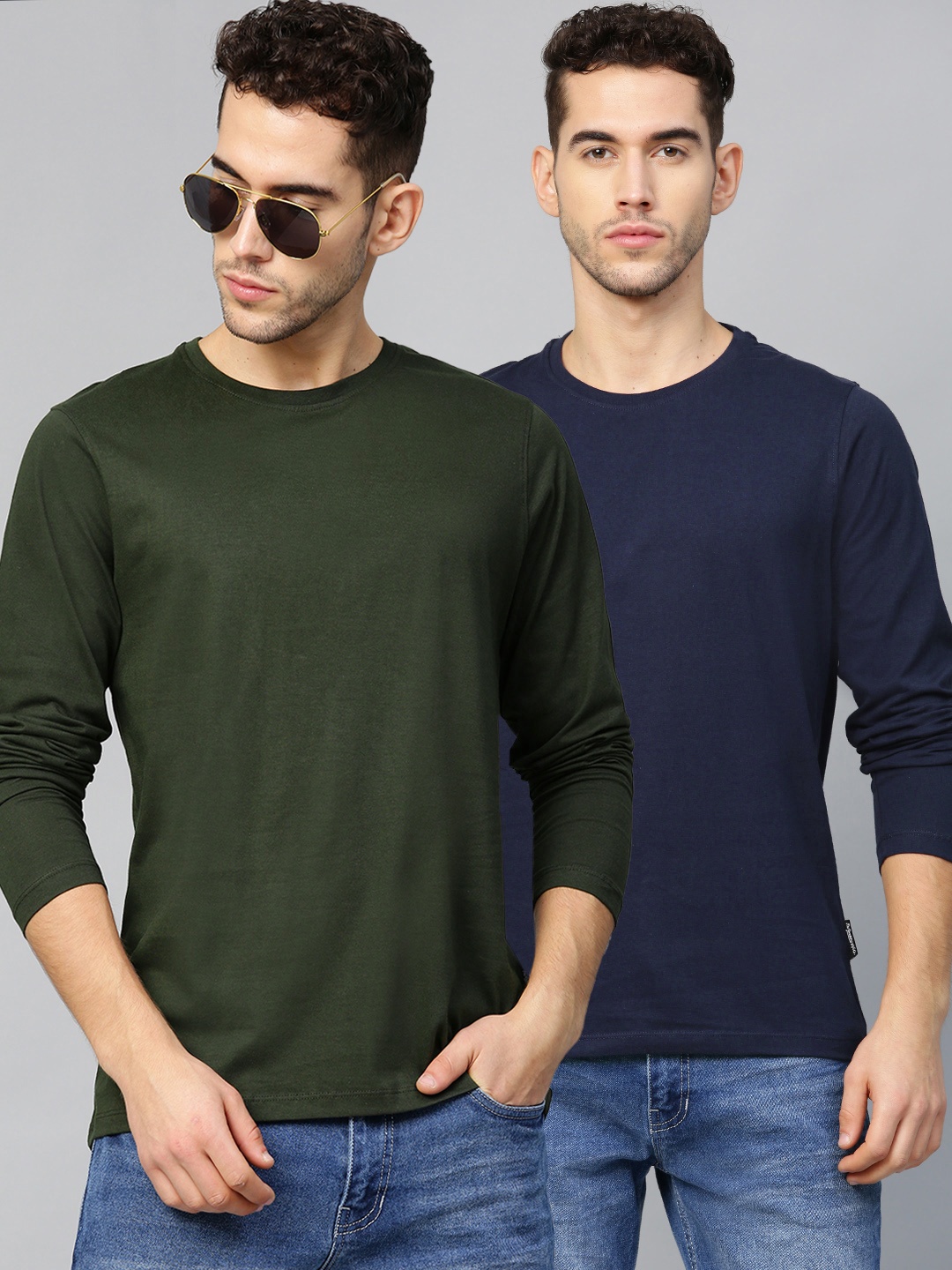 

Roadster Men Pack of 2 Solid Round Neck T-shirts, Navy blue