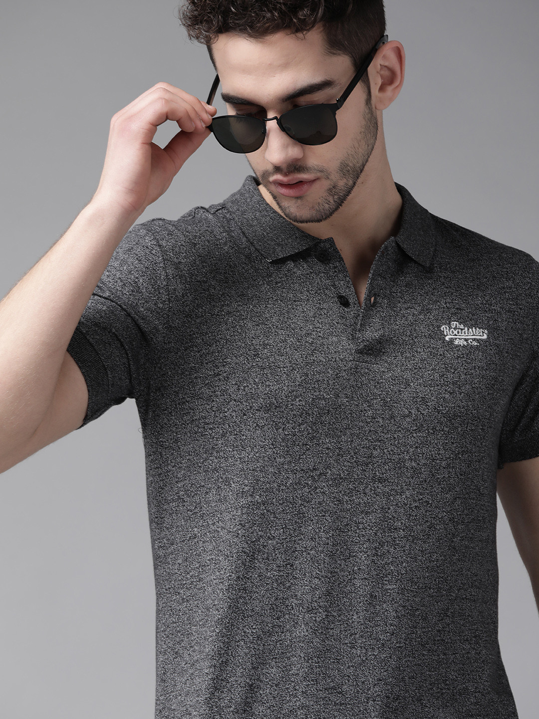 

Roadster Men Charcoal Grey Grindle Effect Polo Collar T-shirt