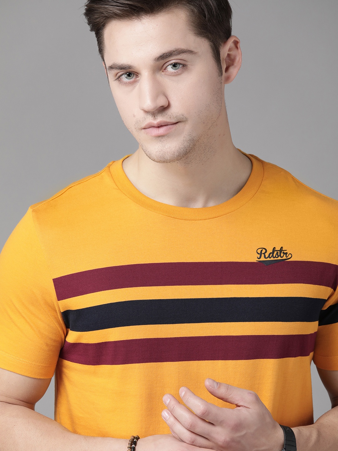 

Roadster Men Mustard Yellow & Burgundy Pure Cotton Striped Round Neck T-shirt