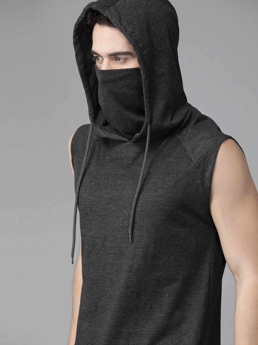 

Roadster Men Charcoal Grey Solid Hooded T-shirt