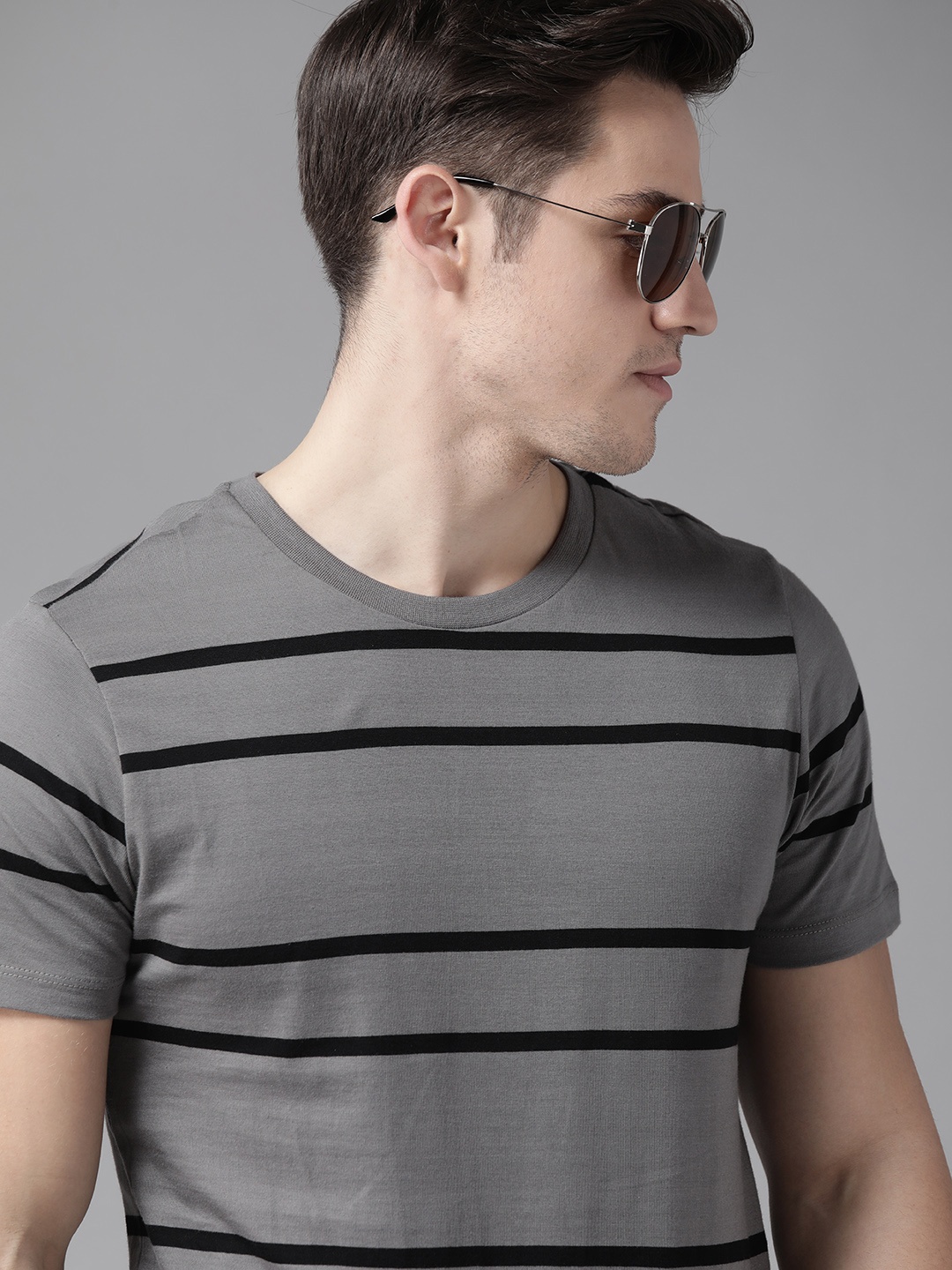 

Roadster Men Grey Black Pure Cotton Striped Round Neck Pure Cotton T-shirt