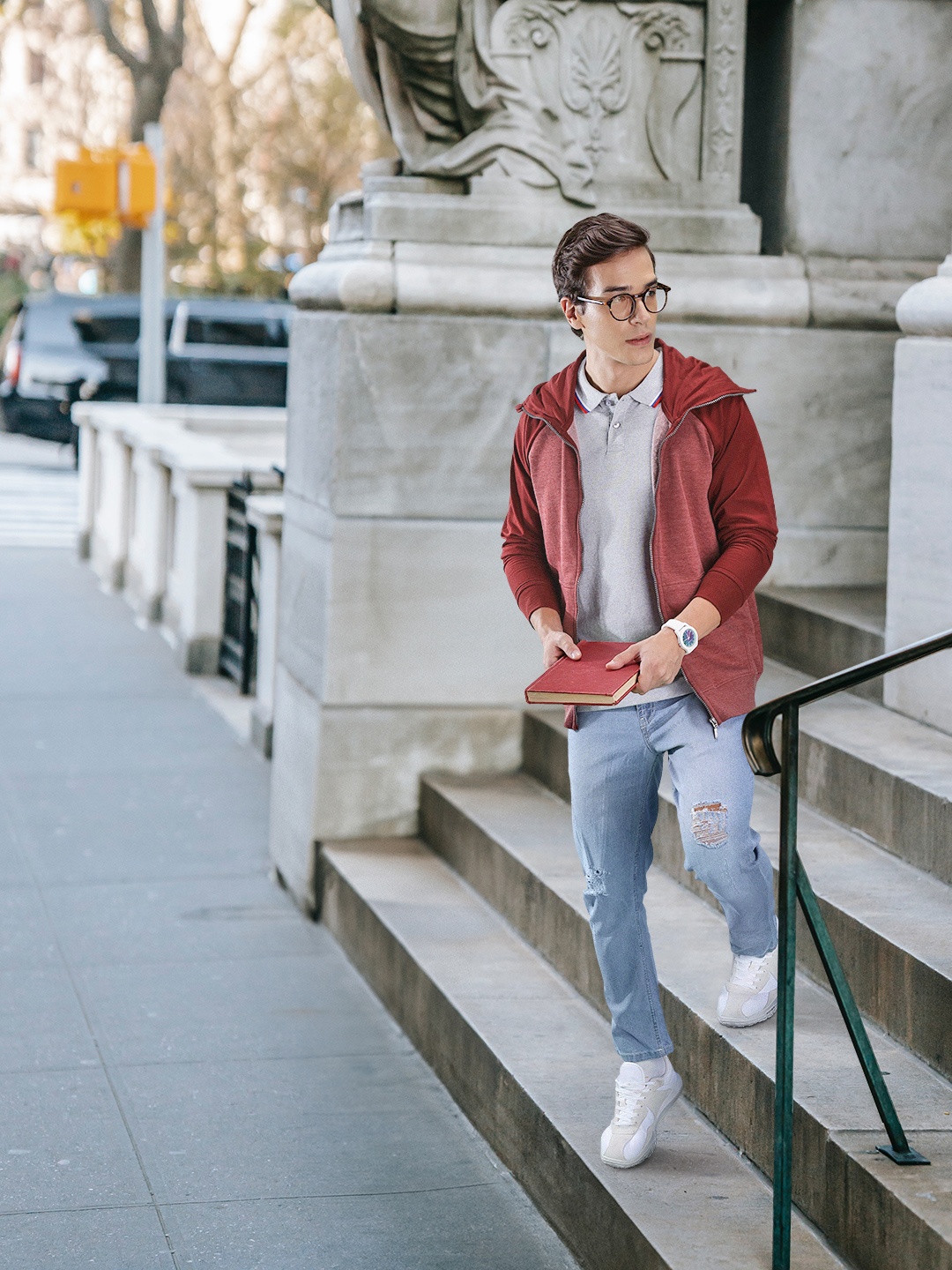 

Harvard Men Maroon Solid Hooded Sweatshirt