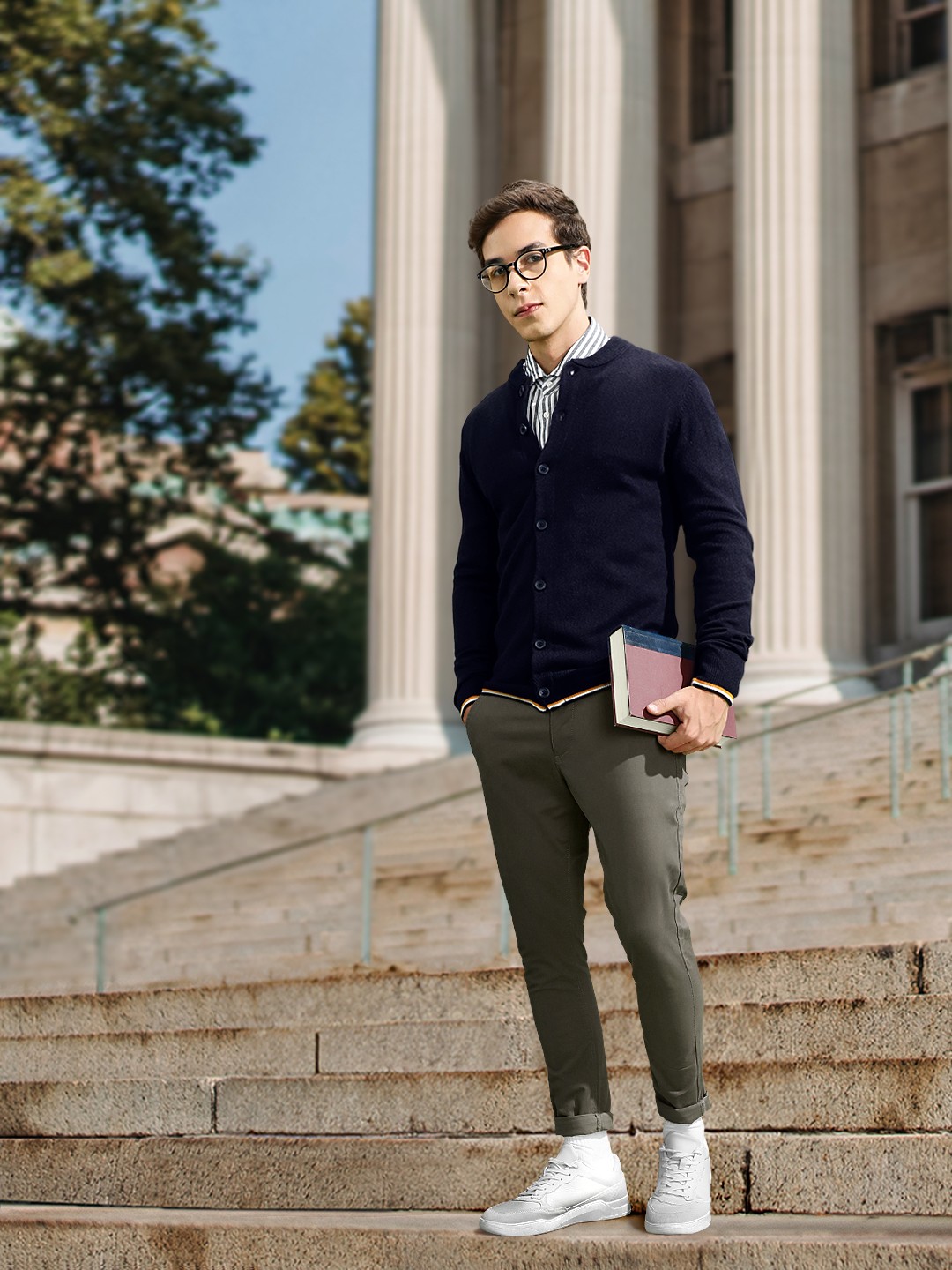 

Harvard Men Navy Blue Solid Front-Open Sweater