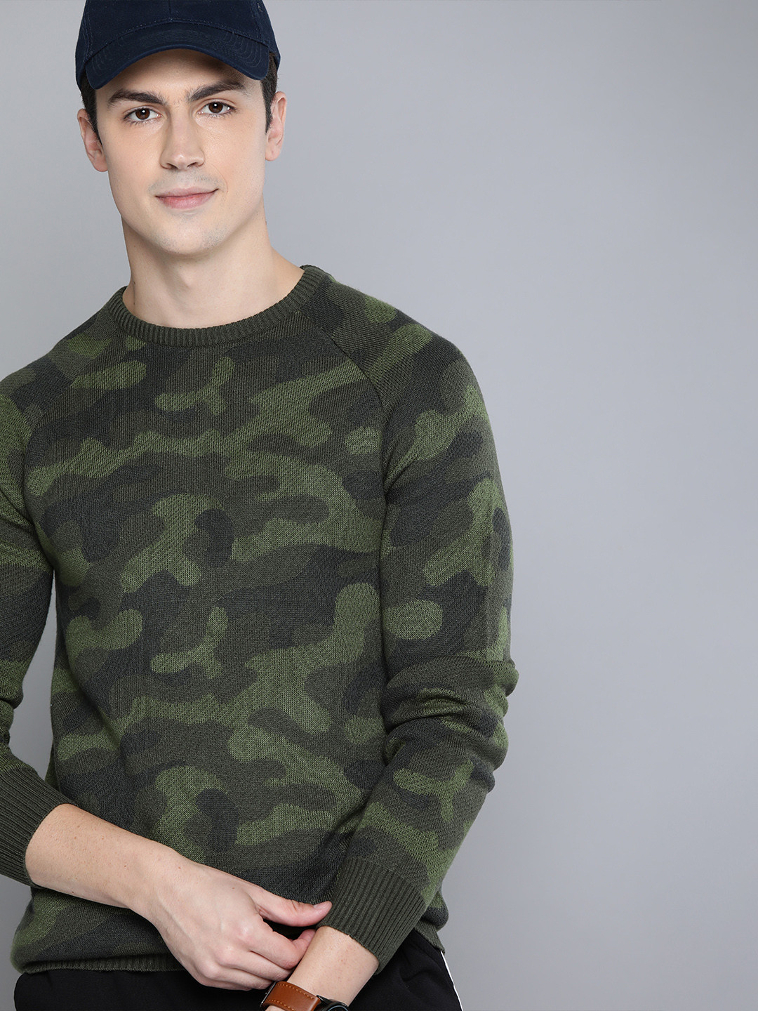 

Harvard Men Olive Green & Navy Blue Camouflage Printed Pullover Sweater