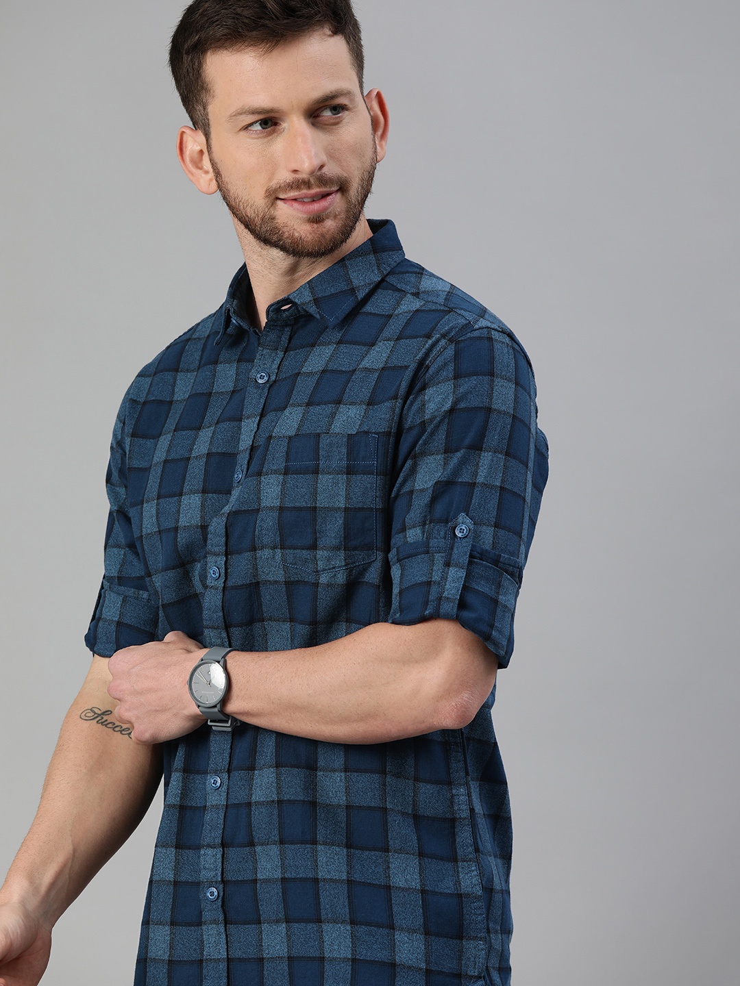 

HERE&NOW Men Teal Blue & Black Slim Fit Checked Casual Shirt