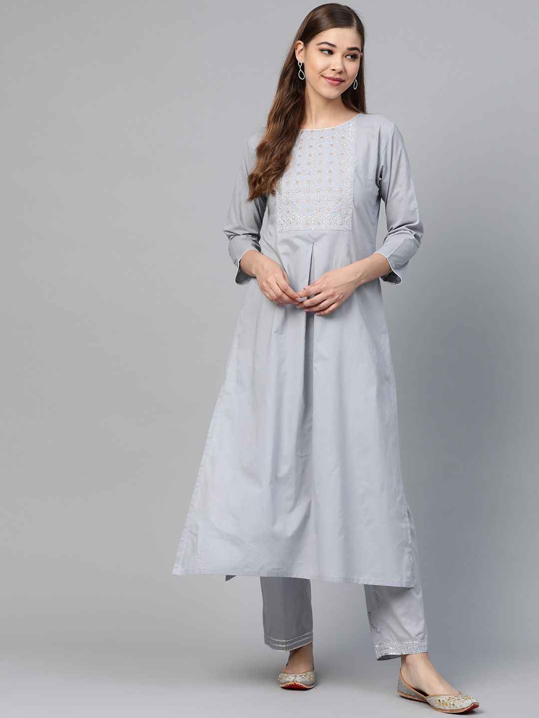 

Shae by SASSAFRAS Women Grey & Silver Zari Yoke Design Kurta with Trousers