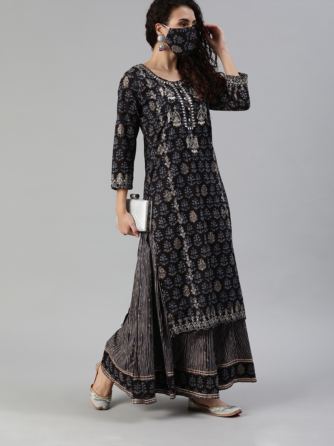 

Ishin Women Black Beige Printed Sequinned Gotta Patti Kurta Set