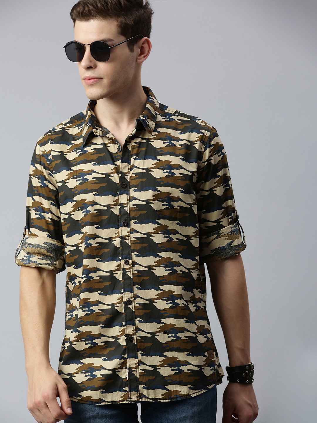 

Roadster Men Brown & Beige Regular Fit Printed Casual Shirt